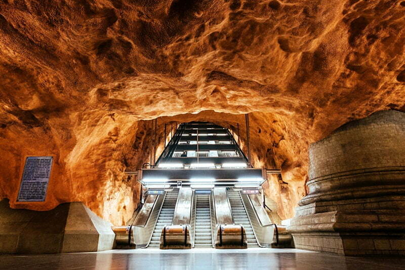Stockholm Metro สถานีรถไฟฟ้าใต้ดินที่สวยที่สุดในโลก !