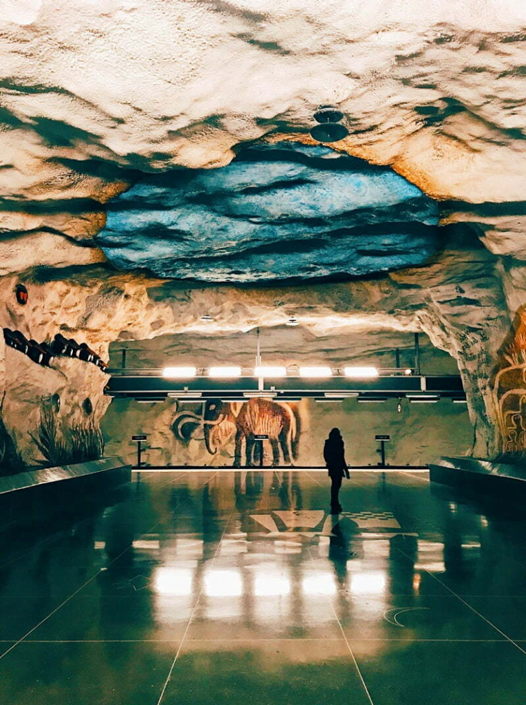 Stockholm Metro สถานีรถไฟฟ้าใต้ดินที่สวยที่สุดในโลก !