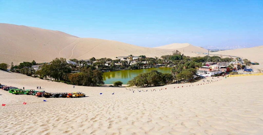 Huacachina โอเอซิสเวิ้งว้างกลางทะเลทรายเปรู